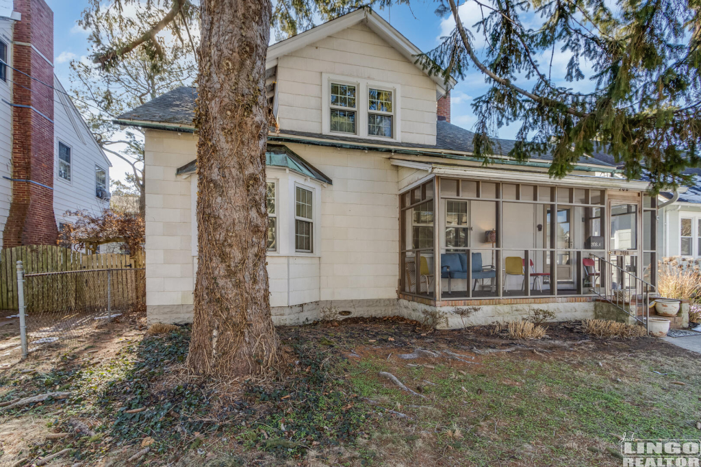 img_0266_320 208A HICKMAN STREET  Rental Property