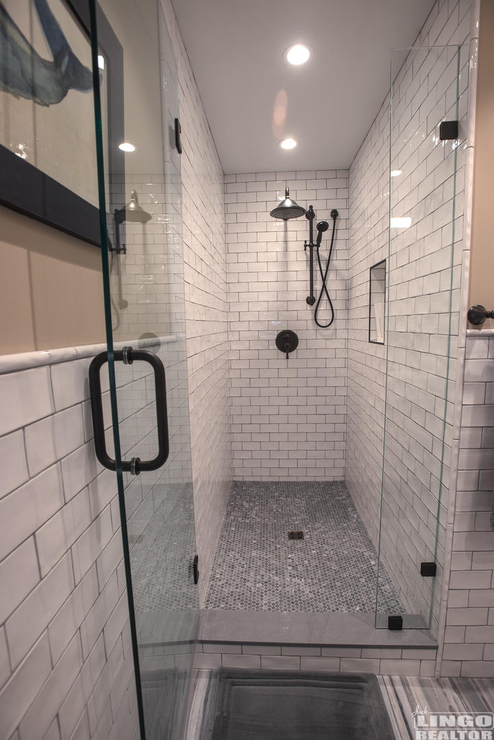 12shower 12 ST LAWRENCE STREET  Rental Property