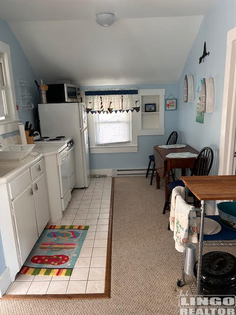 unnamed+(5) 45 MARYLAND AVENUE UPPER COTTAGE  Rental Property