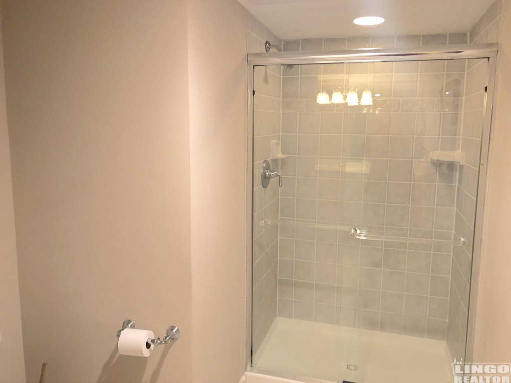 309shower 100 COLLINS AVENUE #309  Rental Property