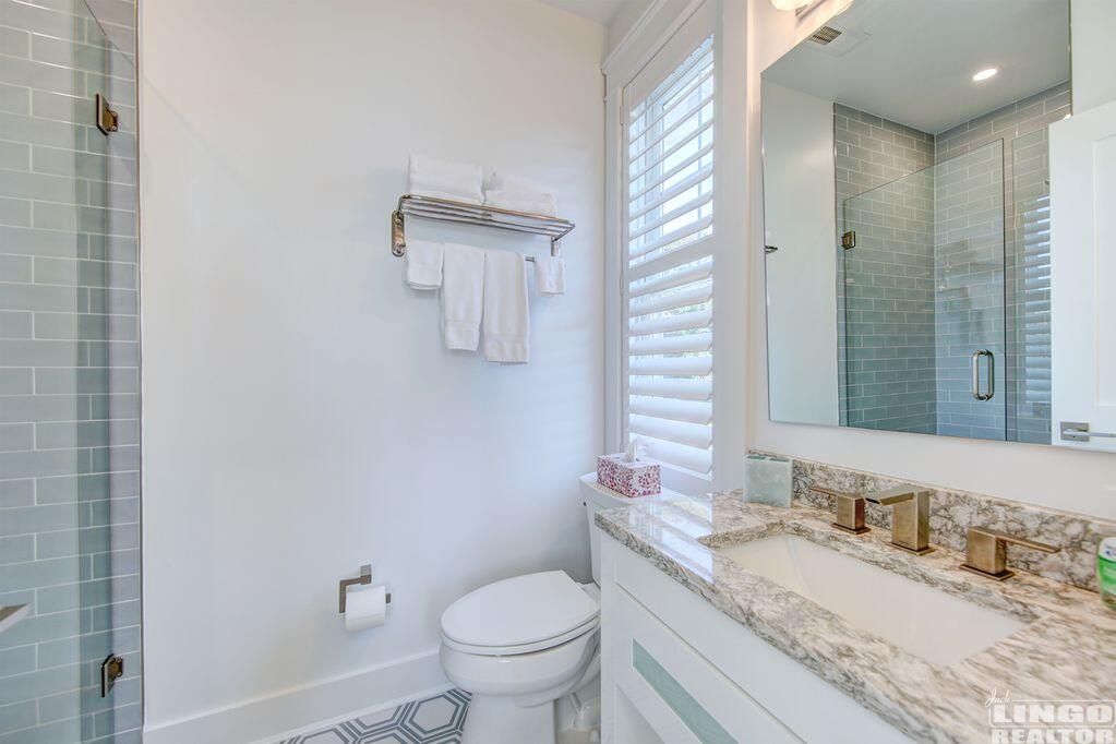 77+lake+bath+with+marble+vanity 77 LAKE AVENUE  Rental Property