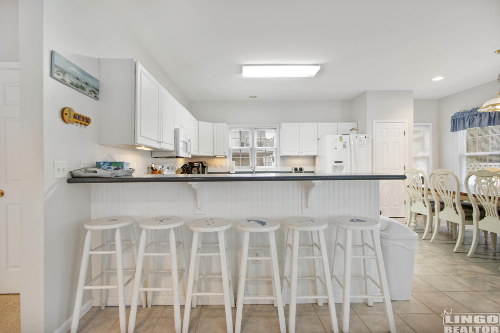 img_5737_185+(1) 10 NEW CASTLE STREET Rental Property