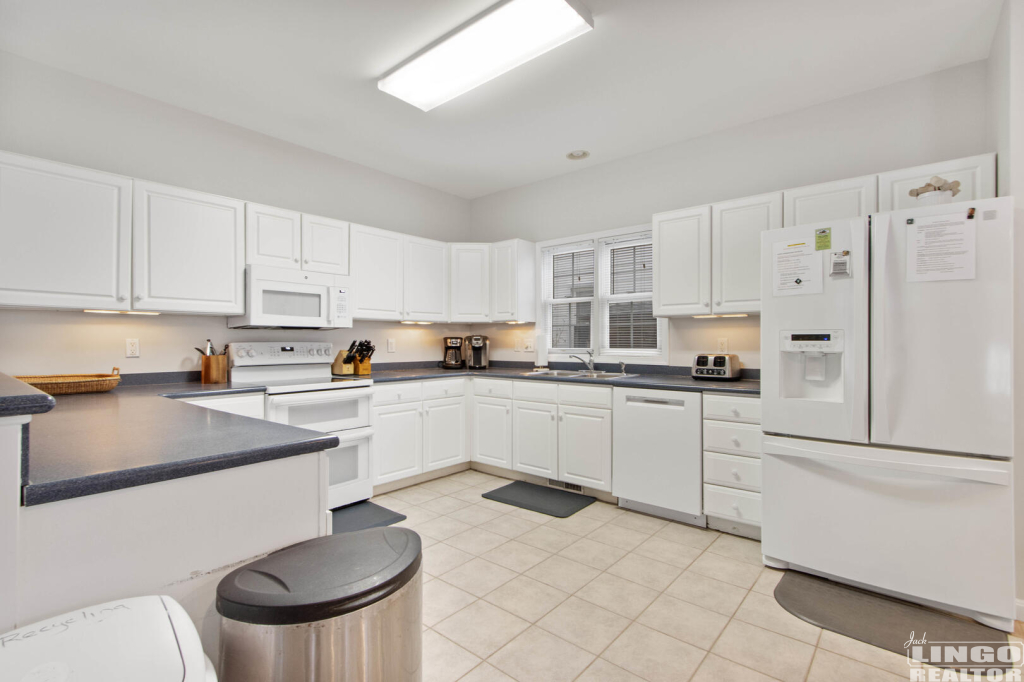 img_5746_388+(1) 10 NEW CASTLE STREET Rental Property