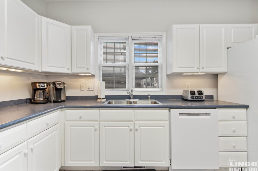 img_5752_861+(2) 10 NEW CASTLE STREET Rental Property