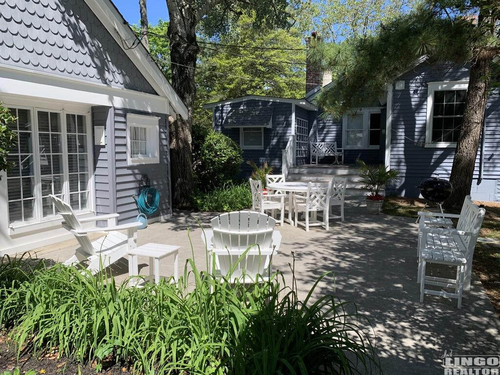 16+Oak+-+Cottage+%26+Back+Patio+-+3 16 OAK AVENUE     Rental Property