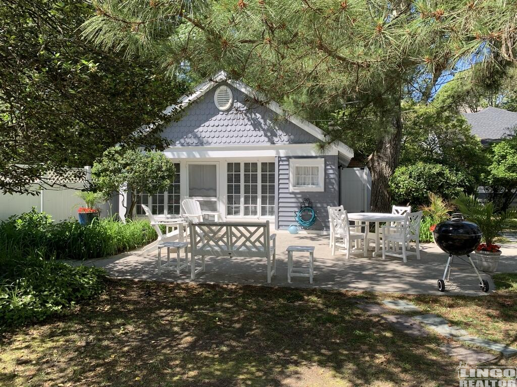 16+Oak+-+Cottage+&+Back+Patio+-+1 16 OAK AVENUE     Rental Property