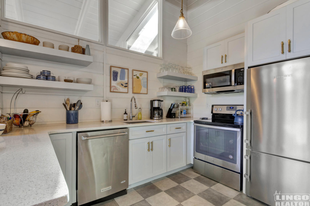 img_4582_219 110 CAROLINA STREET Rental Property