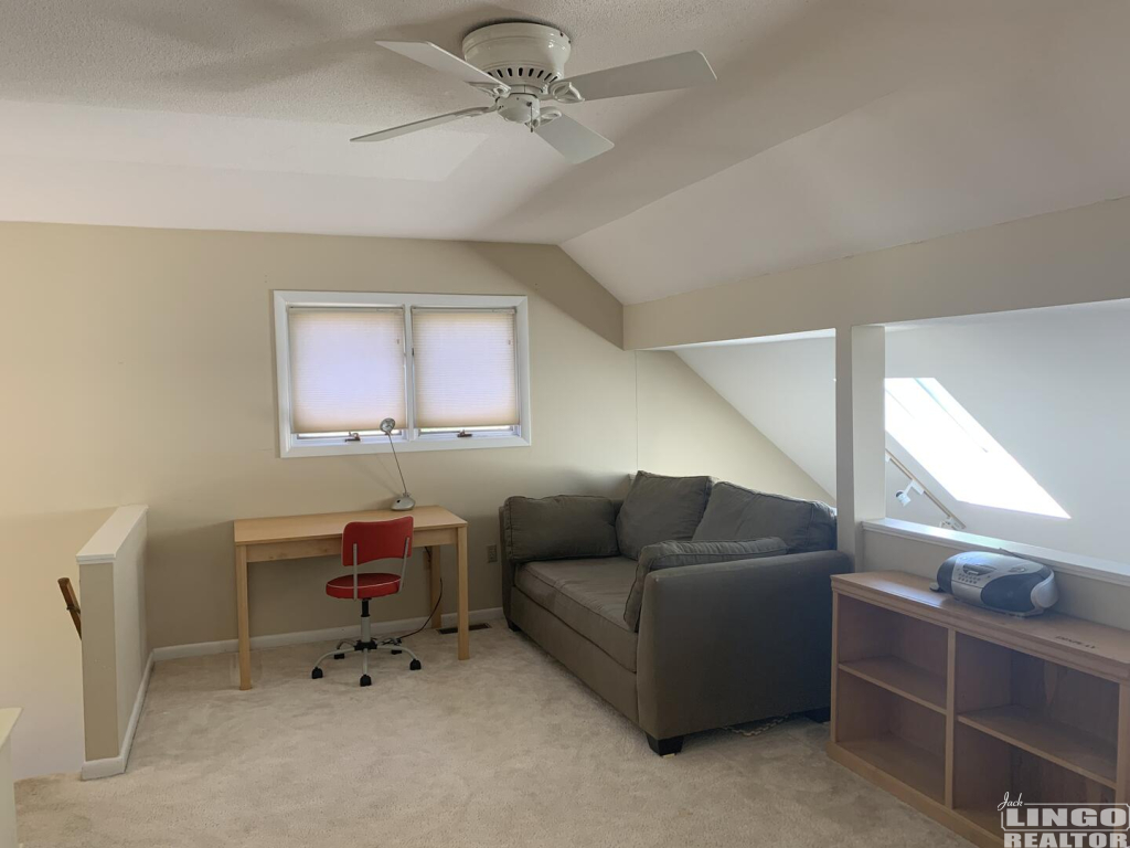59178EBA-2CC3-49BF-B686-5B3A1E30CC69 421 SPRING LAKE  Rental Property