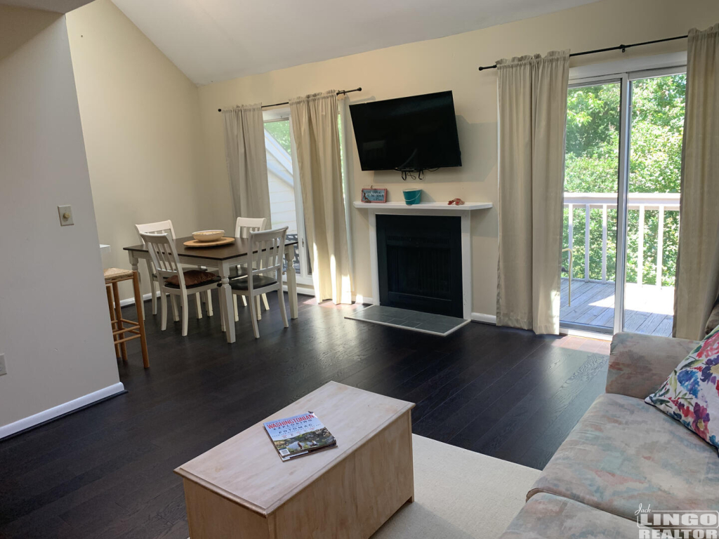 60325E8F-4CBF-43F9-A415-9AE8B204736E 421 SPRING LAKE  Rental Property