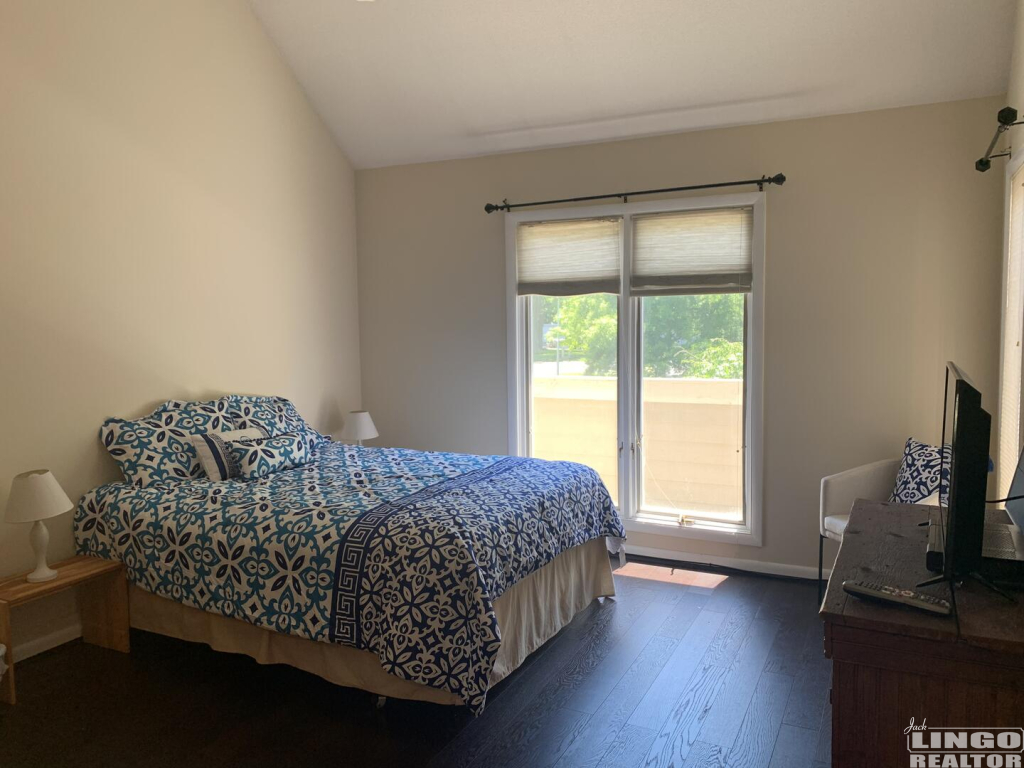 B80646E8-083B-4669-BC9C-7C6565B0A97B 421 SPRING LAKE  Rental Property