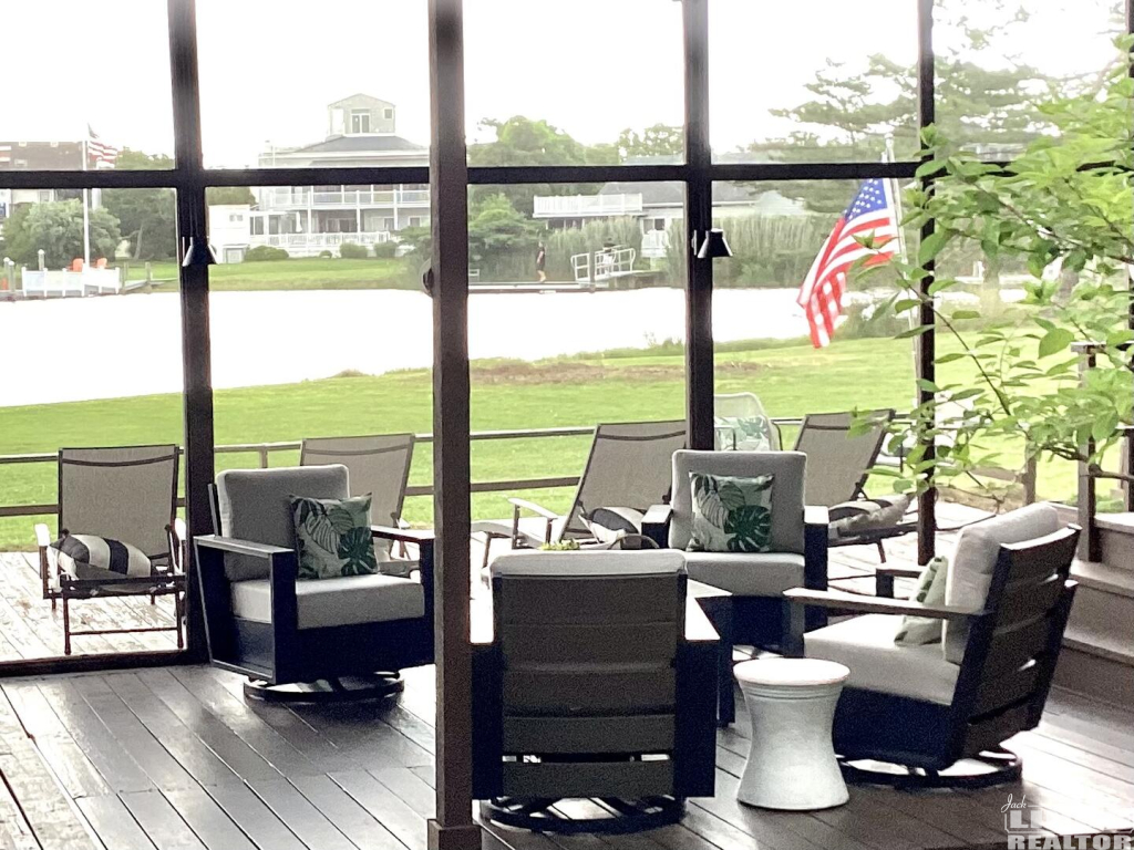 IMG_4091 37 HOLLY ROAD  Rental Property