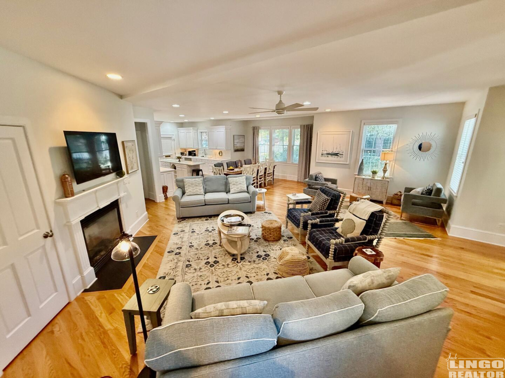 IMG_1738 Applause for Jack Lingo, Inc., REALTOR'S® Rental Agents - Jack Lingo REALTOR IMG_1738 Applause for Jack Lingo, Inc., REALTOR'S® Rental Agents - Jack Lingo REALTOR