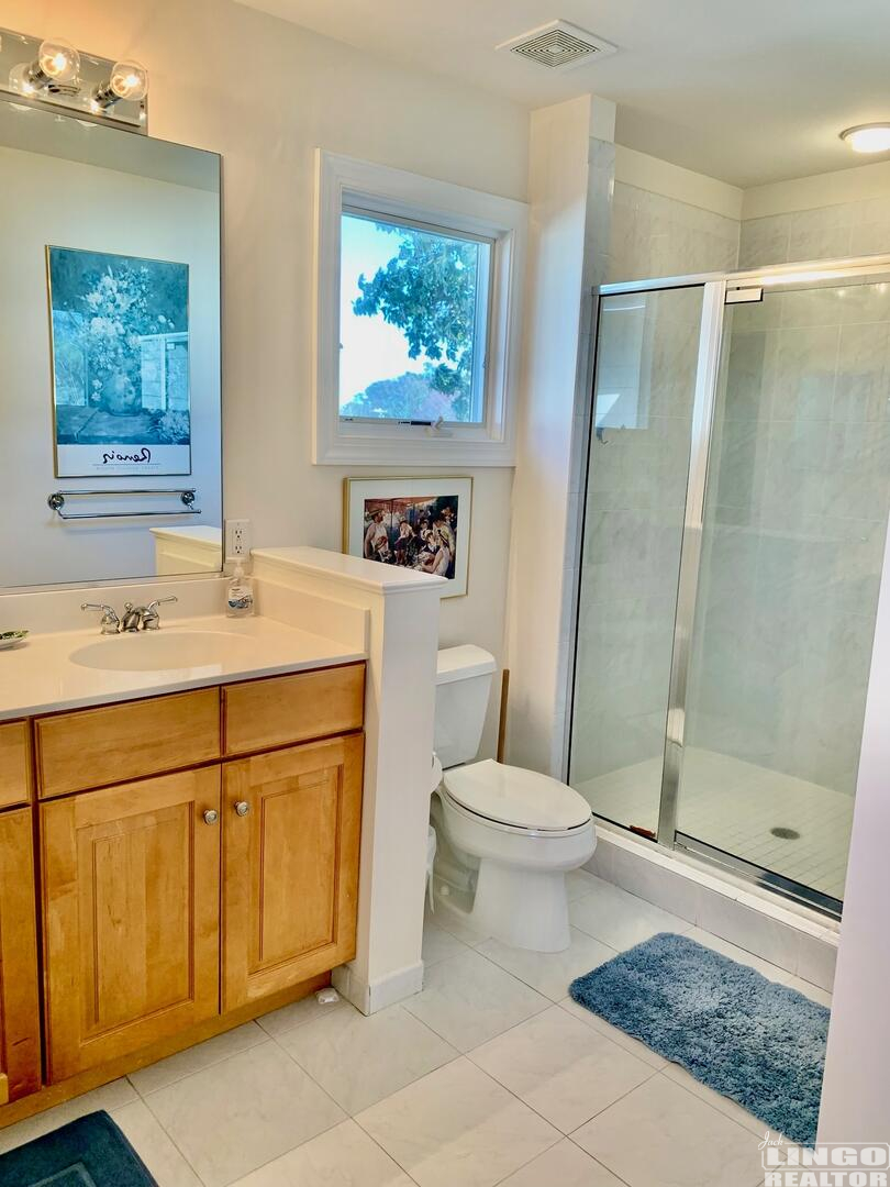ThirdFloorEnsuiteBathroom 18B CHRISTIAN STREET  Rental Property