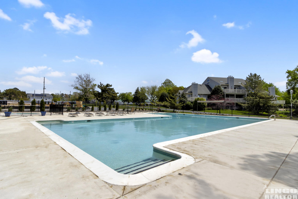 img_0323_513 522 SPRING LAKE   Rental Property