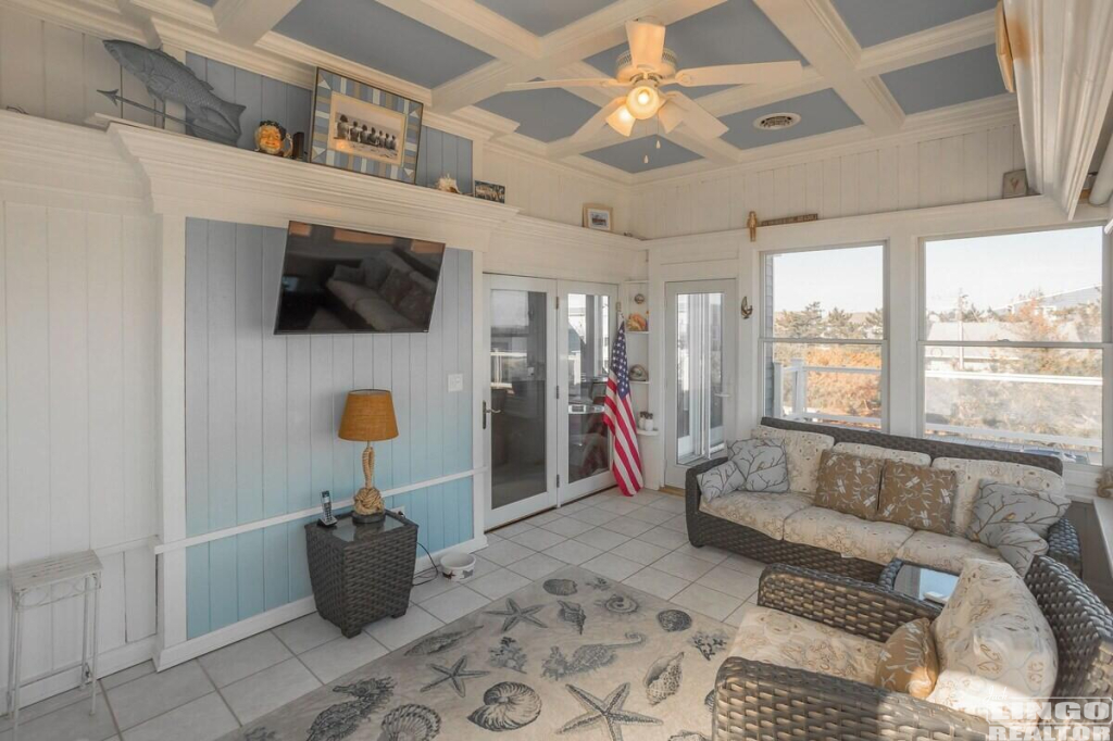 16+Collins+sunroom 16 COLLINS AVENUE Rental Property