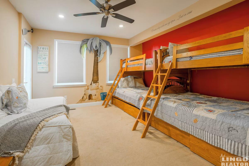 32 16 COLLINS AVENUE Rental Property 32 16 COLLINS AVENUE Rental Property