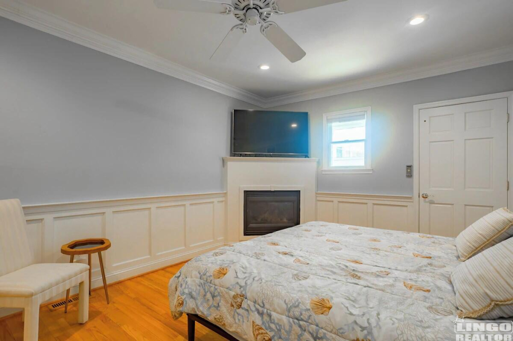 33 16 COLLINS AVENUE Rental Property 33 16 COLLINS AVENUE Rental Property