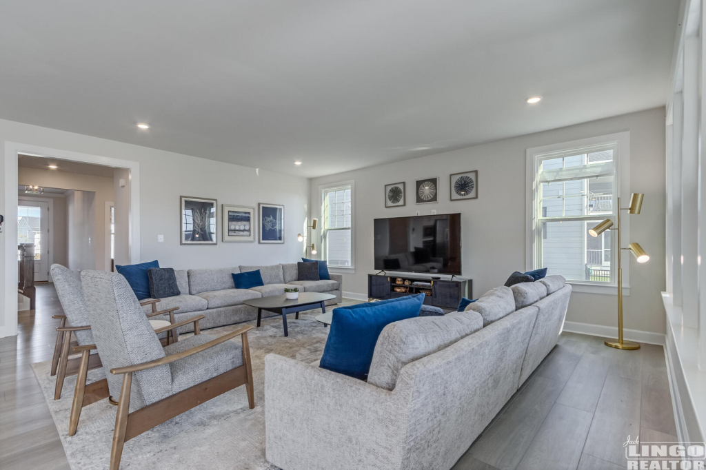 img_1940_203 35727 BENJAMIN RUSH DRIVE Rental Property