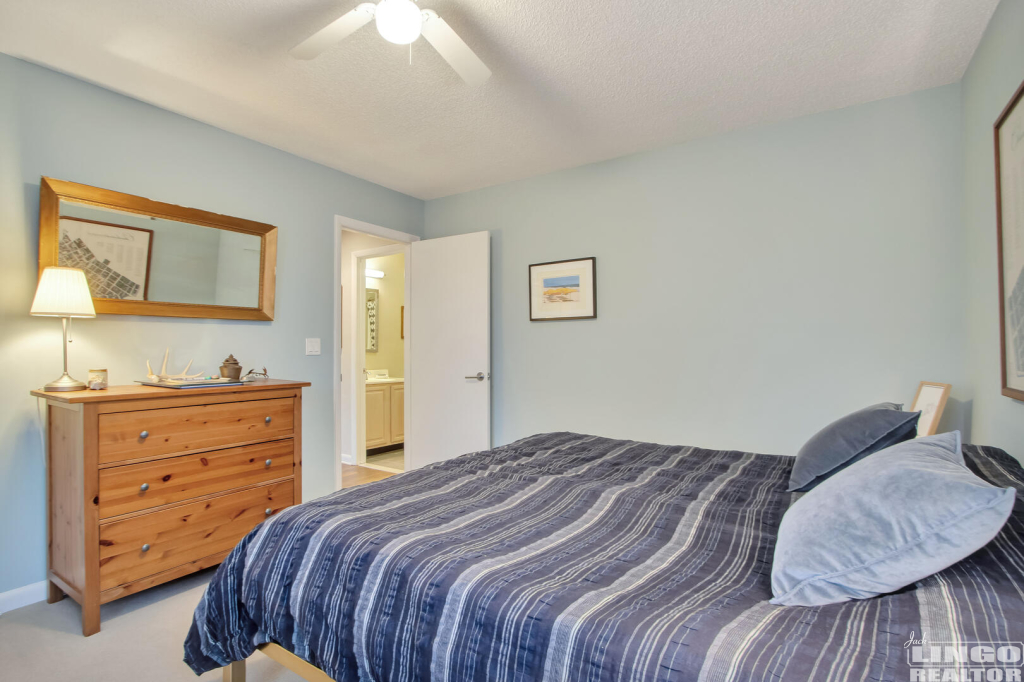 img_7912_888 241 AMERICAN EAGLE WAY #12 Rental Property