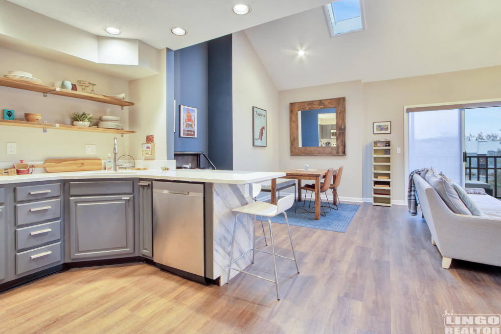 img_7918_669 241 AMERICAN EAGLE WAY #12 Rental Property