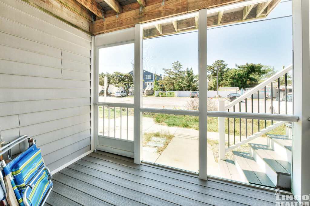 25-5+Read+Ave+Porch 5 SEABREEZE VILLAGE  Rental Property