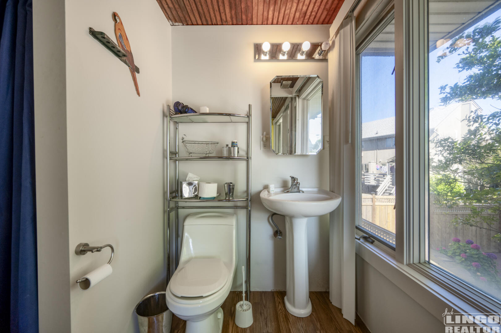 Saulsbury10-45+(1) 10 SAULSBURY STREET Rental Property