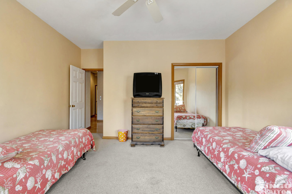 021_img_6903_335 23 PEPPER AVENUE Rental Property