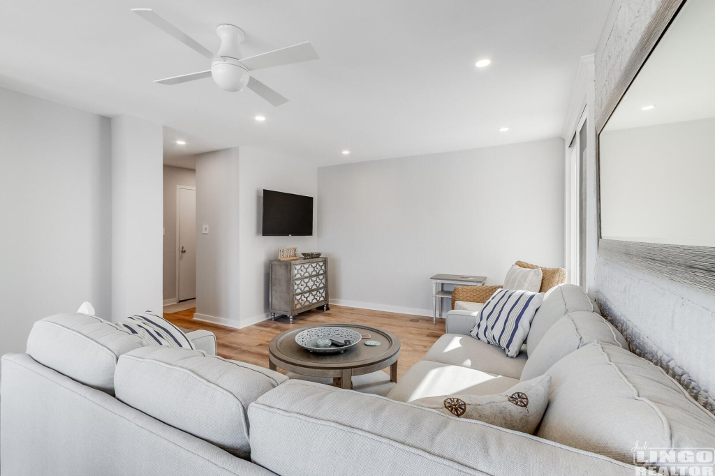 003_img_7840_166  Rental Property