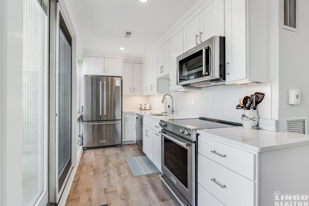 008_img_7855_400  Rental Property