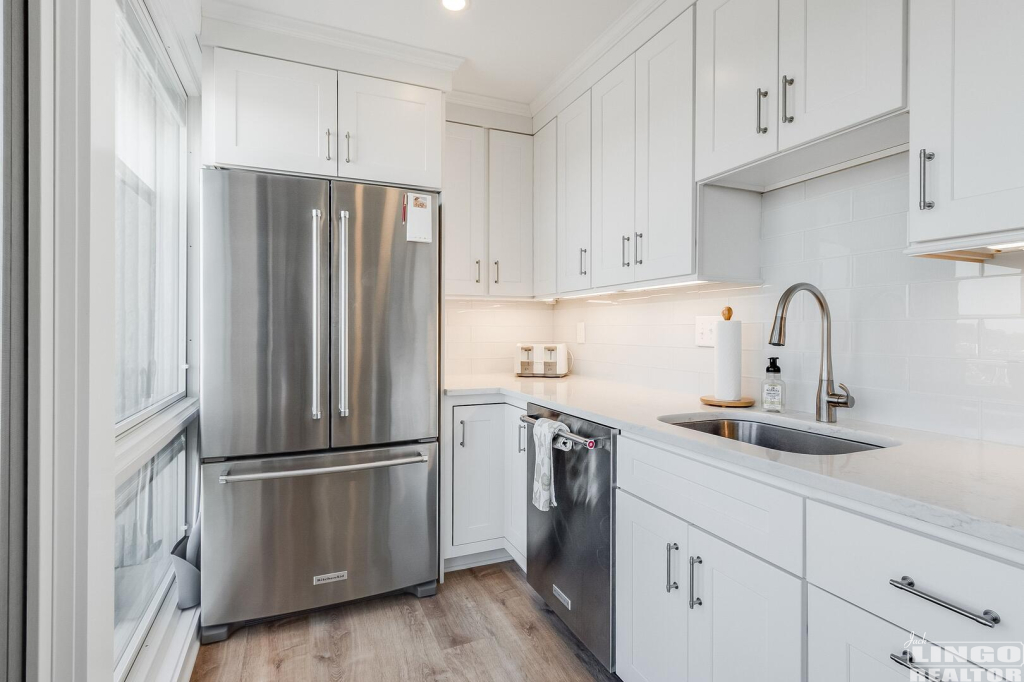 009_img_7858_349  Rental Property