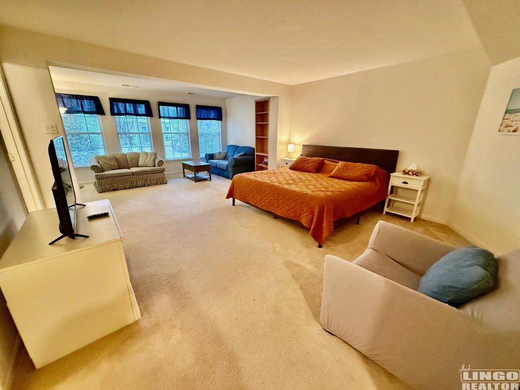 IMG_1947 12 SHOAL LANE Rental Property