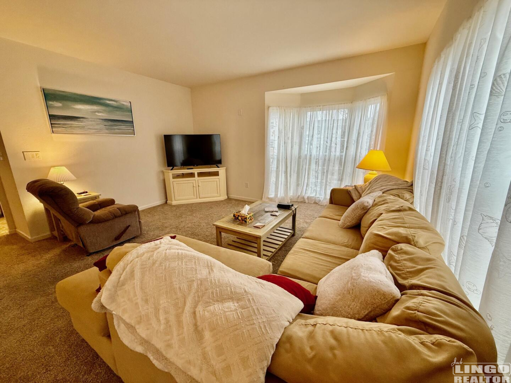 IMG_1956 12 SHOAL LANE Rental Property