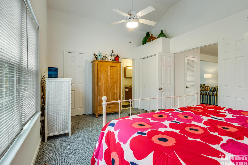021_img_3613_725 17 COLUMBIA AVENUE Rental Property