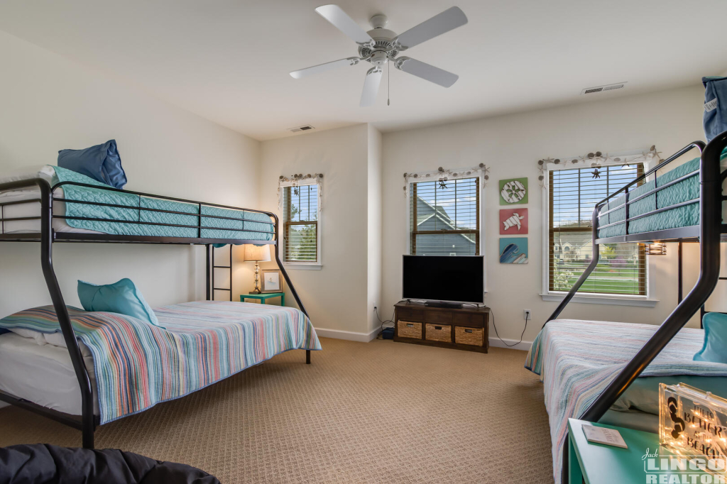 img_3770_23 2 SMITHFIELD COURT #102 Rental Property