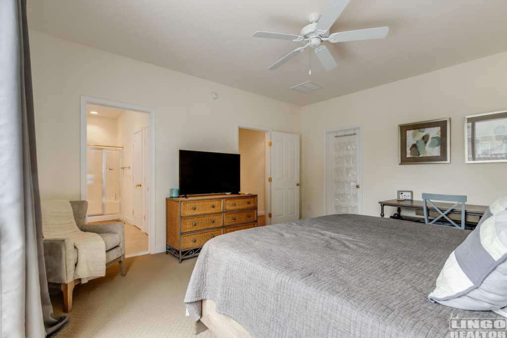 img_3788_679 2 SMITHFIELD COURT #102 Rental Property