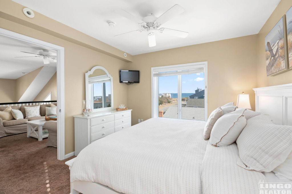 22-20 3A DELANO  Rental Property