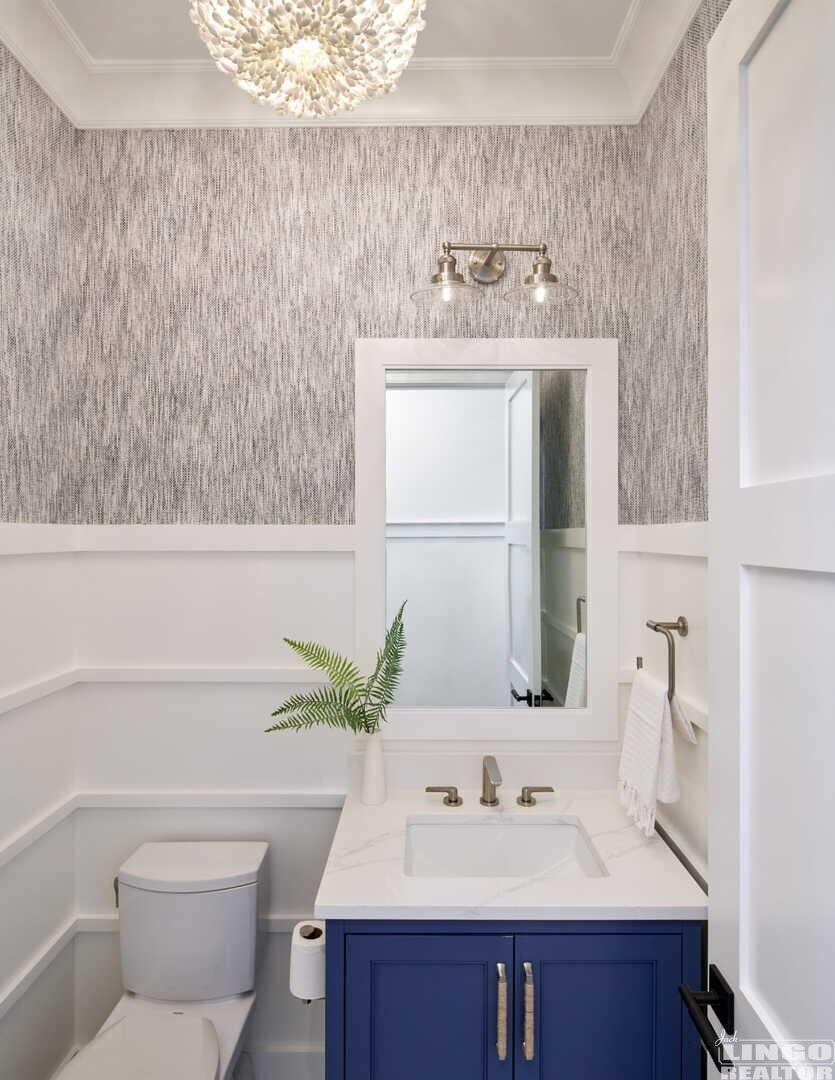 207+norfolk+half+bath 207 NORFOLK STREET Rental Property