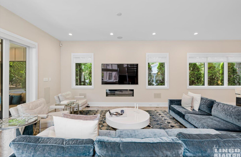 11 91 COLUMBIA AVENUE Rental Property 11 91 COLUMBIA AVENUE Rental Property