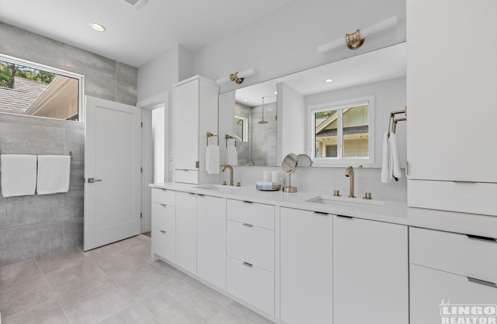 50 91 COLUMBIA AVENUE Rental Property 50 91 COLUMBIA AVENUE Rental Property