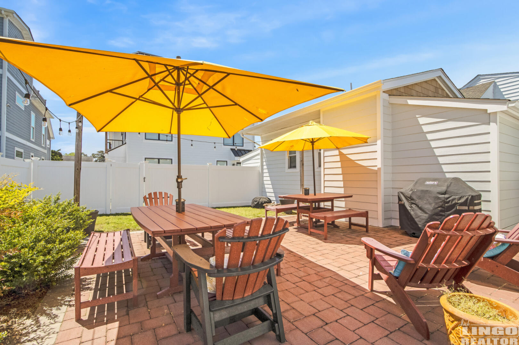 img_2867_770 114 CLAYTON STREET Rental Property
