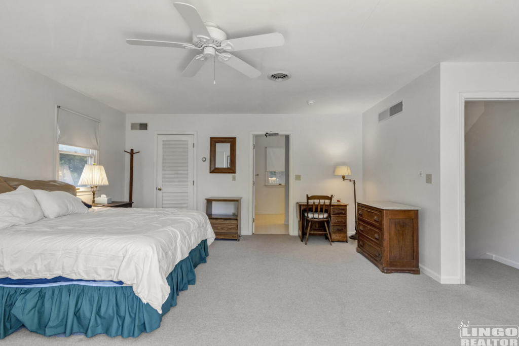 img_3408_418 207 BAYARD AVENUE Rental Property