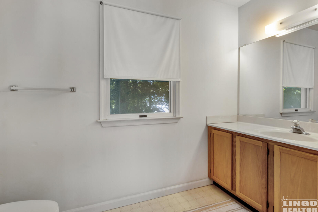 img_3417_137 207 BAYARD AVENUE Rental Property
