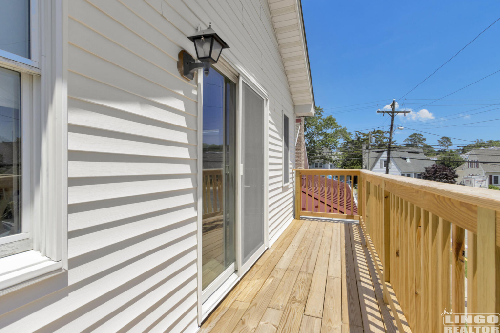 img_3420_471 207 BAYARD AVENUE Rental Property