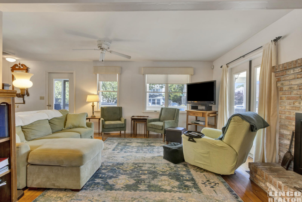 img_3456_314 207 BAYARD AVENUE Rental Property
