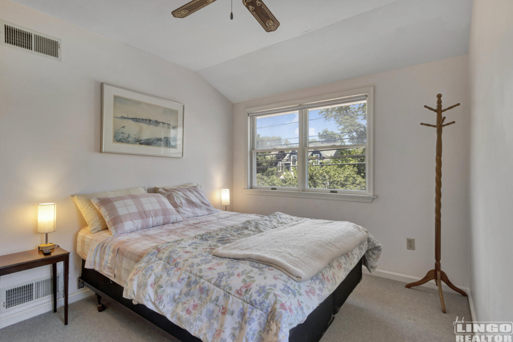 img_3507_84 207 BAYARD AVENUE Rental Property