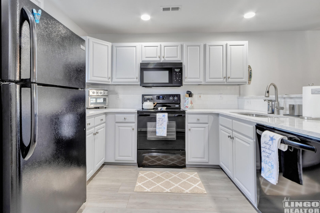 002_img_4387_336 36525 PALM DRIVE #5203  Rental Property