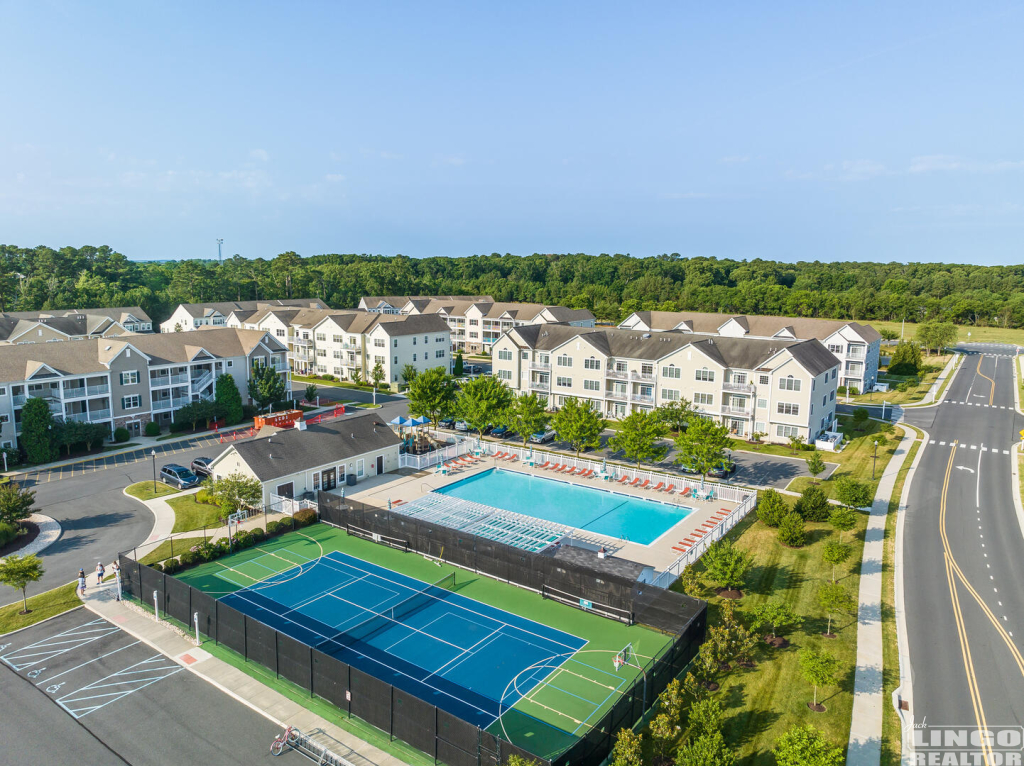 dji_0441_526+(1) 19688 CHELMER DRIVE #17 Rental Property