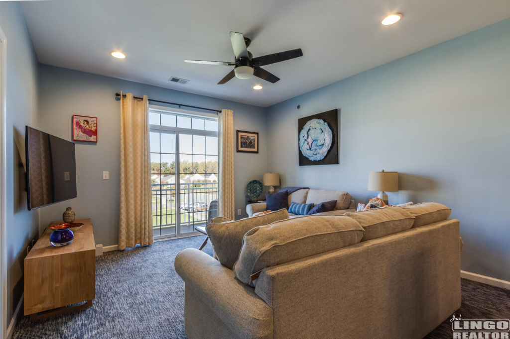 img_3472_449 19688 CHELMER DRIVE #17 Rental Property img_3472_449 19688 CHELMER DRIVE #17 Rental Property