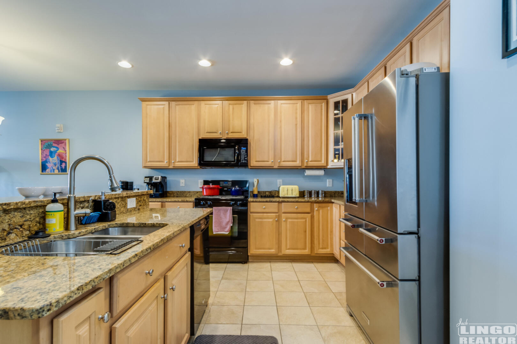 img_3511_252 19688 CHELMER DRIVE #17 Rental Property img_3511_252 19688 CHELMER DRIVE #17 Rental Property