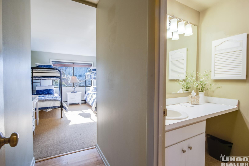 img_0535+(2) 7 SNUG HARBOR  Rental Property